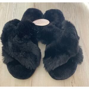 Cozy Furry Comfy Slippers Faux Fur Black Small US 5-6 NWT